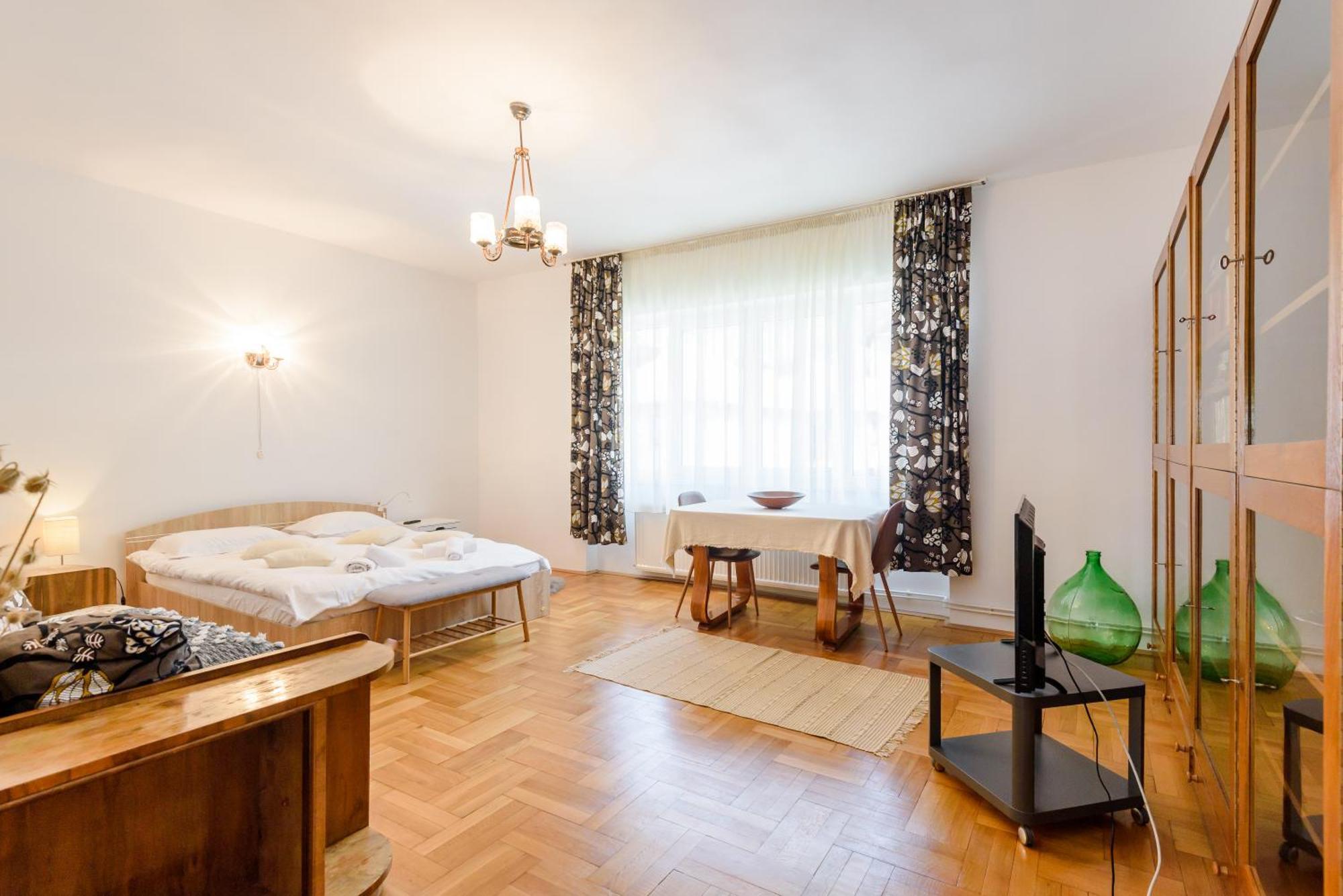 Casa Cu Cires Brasov Apartment Bagian luar foto